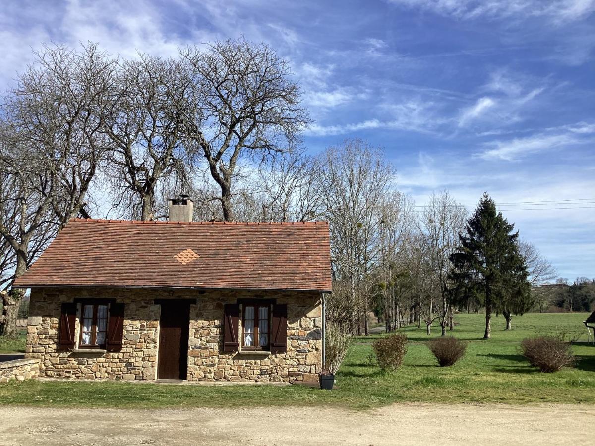 La Maisonnette Des Champs Pierre-Buffière エクステリア 写真